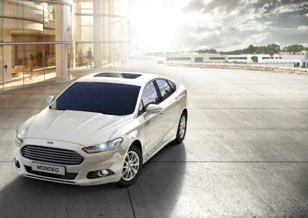 A nova geração do Ford Mondeo chegará às lojas ainda em 2014
