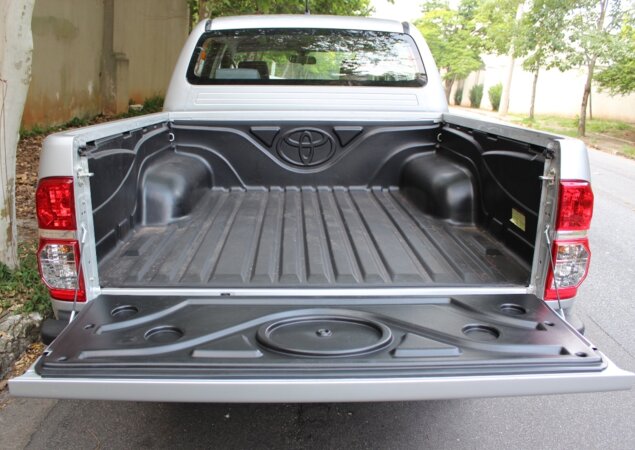 Protetor de caçamba é opcional na Hilux