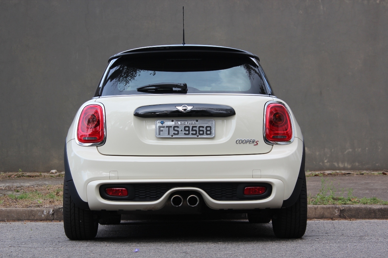 Traseira do Mini ficou mais robusta. Parece até um carro de porte maior