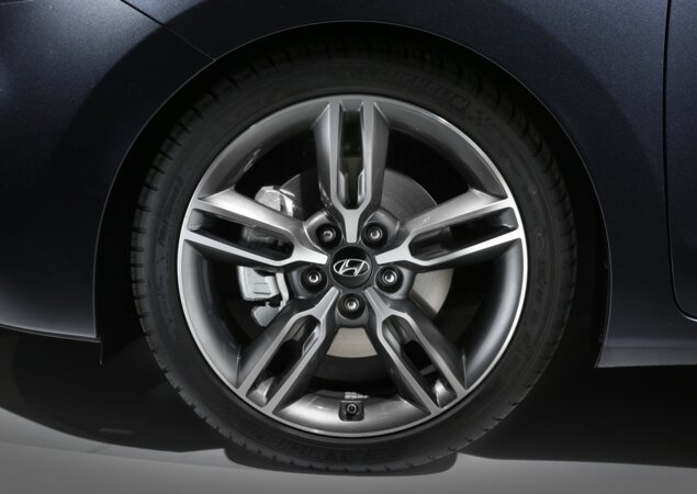 O i30 Turbo possui suspensão esportiva e rodas aro 18