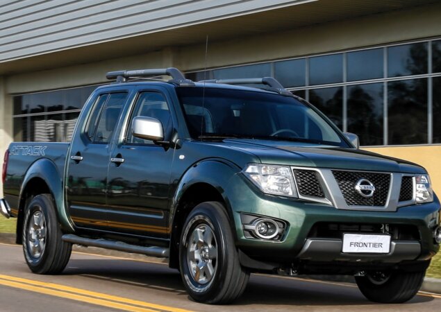 Versões S e SV da picape Nissan Frontier passam a ter como opcional uma central multimídia