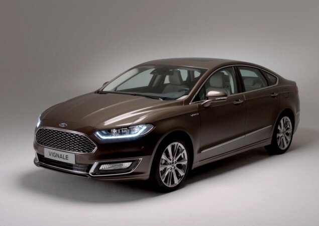 A versão Vignale do Ford Mondeo (foto) traz grade cromada exclusiva