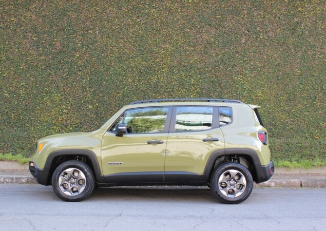 Visual quadradão do Jeep chama mais a atenção