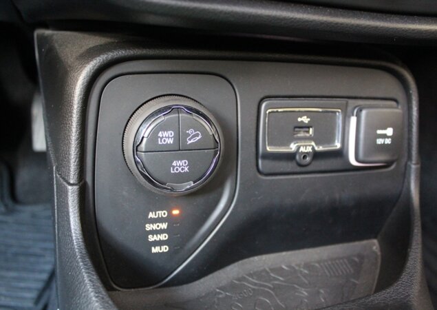 Controle de tração e 4x4 com reduzida do Jeep