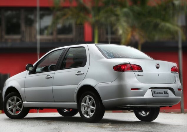 Um dos destaques do modelo é o porta-malas com capacidade para 500 litros