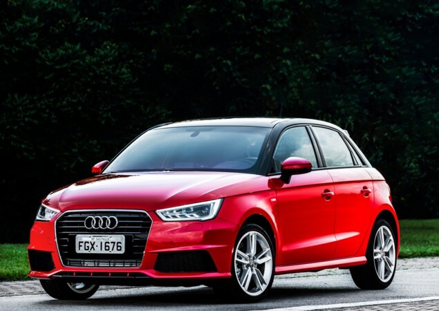 Já a topo de linha Ambition trocou o antigo 1.4 de 185 cv por um 1.8 de 192 cv