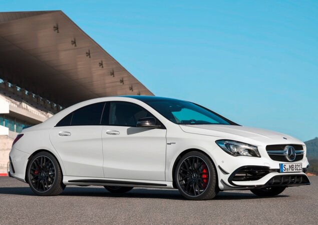 Muda também a versão esportiva Mercedes-AMG CLA 45 Coupé