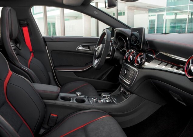 Interior do Mercedes-AMG CLA 45 Shooting Brake