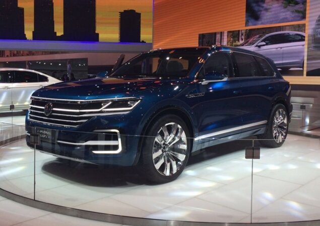 O VW T-Prime Concept GTE antecipa as linhas dos futuros SUVs de grande porte da marca, mostrando o que poderá ser feito com o Touareg