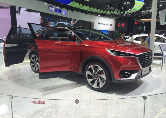 Como os SUVs estão em alta em todo o mundo, a chinesa FAW exibiu o conceito Besturn X6 que deve antecipar seu próximo modelo