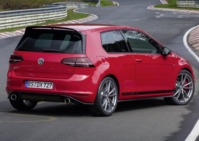O Clubsport S quebrou o recorde e se tornou o carro de produção com tração dianteira mais rápido em Nürburgring Nordschleife com o tempo de 07:49:21
