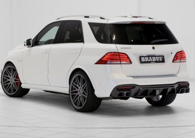 Ele é equipado com motor 6.0 biturbo de 850 cavalos de potência