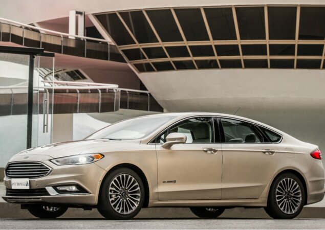 As medidas do Fusion Hybrid são similares em relação às outras versões do sedã