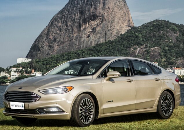 O câmbio é automático do tipo CVT
