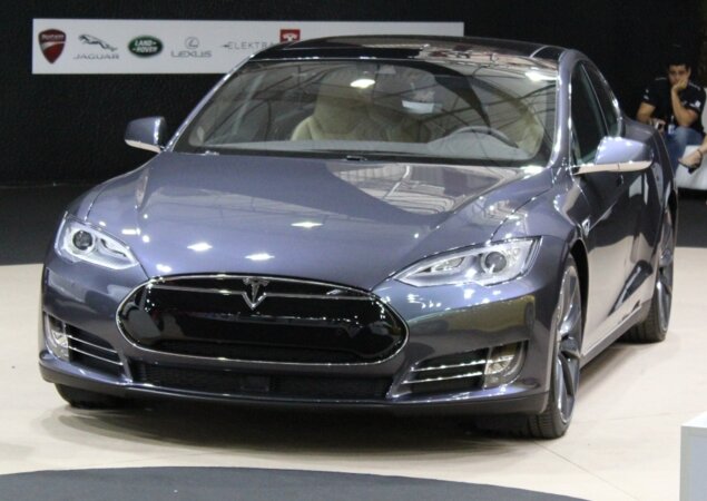 Tesla Model S 70D