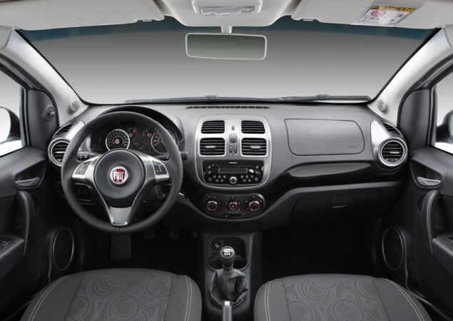 Interior do Grand Siena Attractive 1.0, que já vem com ar-condicionado e direção elétrica