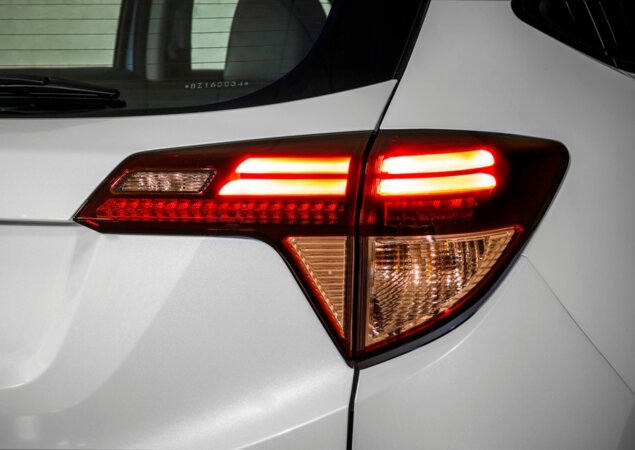 Já as lanternas traseiras exibem nova disposição das luzes