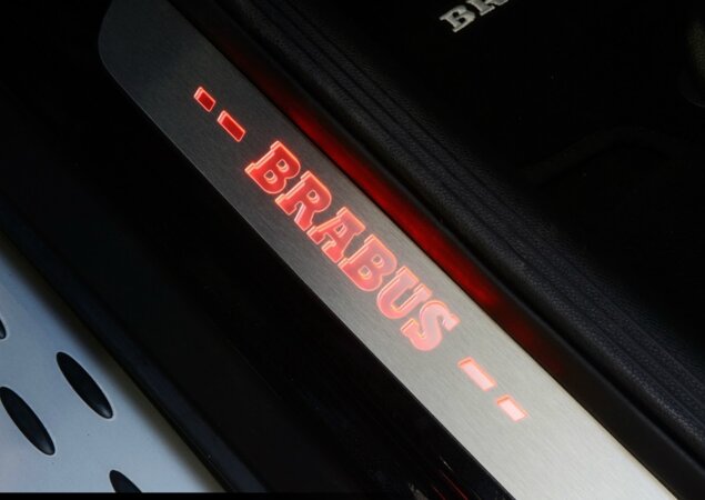 Soleira recebe inscrição Brabus