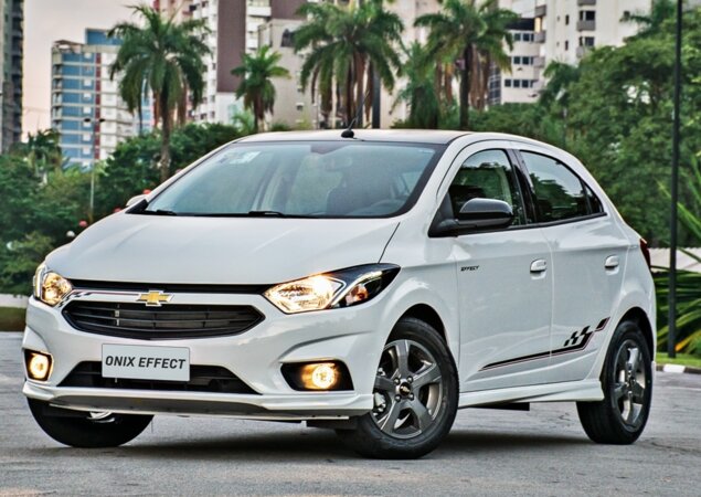O Chevrolet Onix Effect já está nas lojas do País