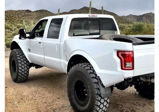 A MegaRaptor está disponível para os modelos F-250 ou F-350