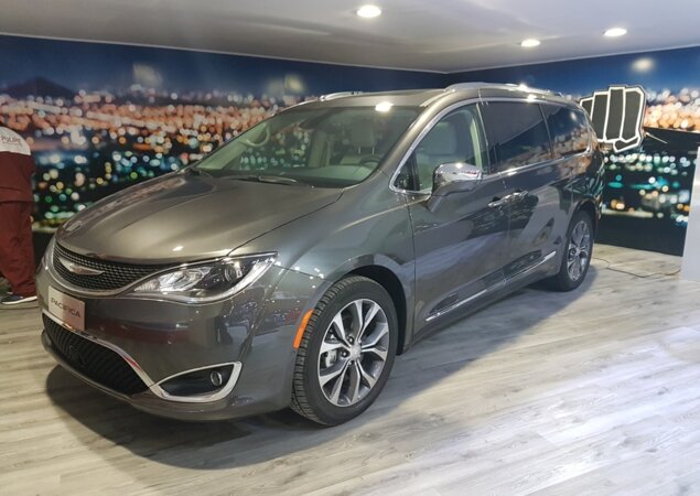Chrysler Pacifica está confirmada para chegar em 2018, importada de Toluca, no México