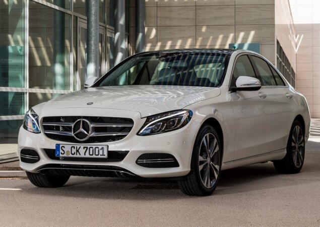 9. Mercedes-Benz Classe C / Consumo: 7 km/l na cidade e 9,2 km/l na estrada (etanol) / 10,2 km/l na cidade e 13,3 km/l na estrada (gasolina)
