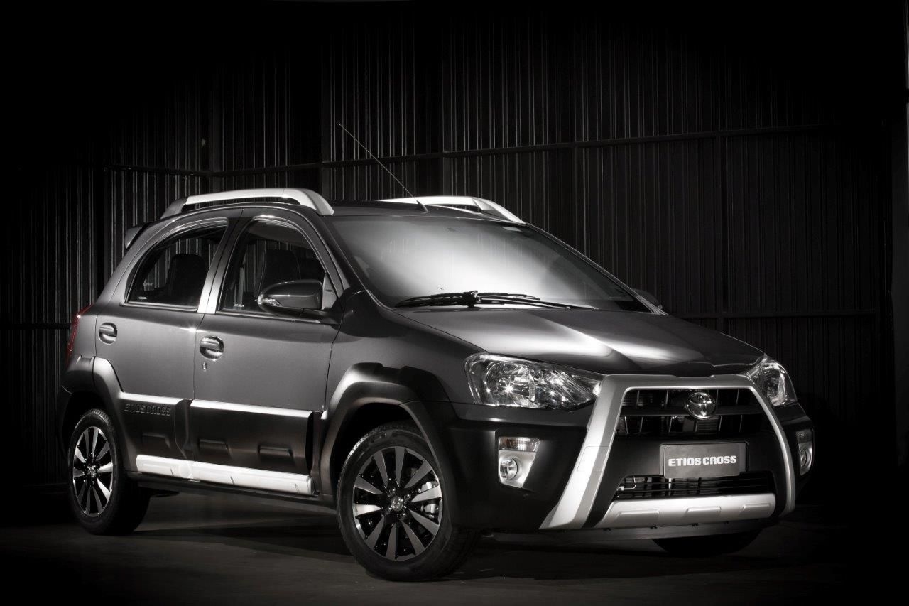 Toyota Etios Cross: o visual causou polêmica quando o carro foi lançado, mas é preciso concordar que ficou bem exclusivo, separando das outras versões