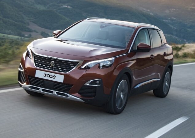 Peugeot 3008: os faróis recortados são um item exclusivo, mas merece destaque também a lanterna traseira que lembra a garra do leão símbolo da marca
