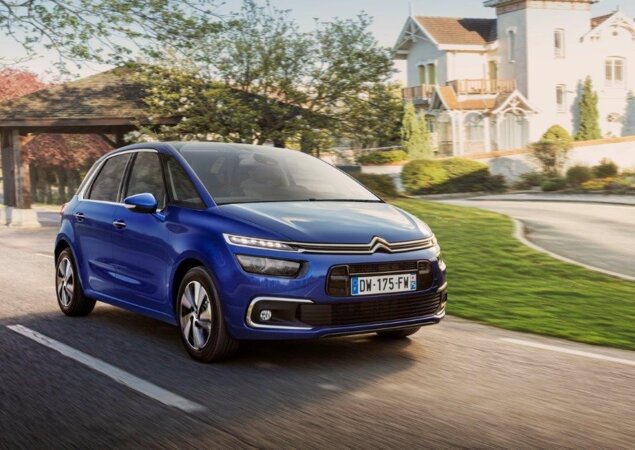 Citroën C4 Picasso: com estilo futurista, a minivan também faz uso dos raros faróis em dois níveis