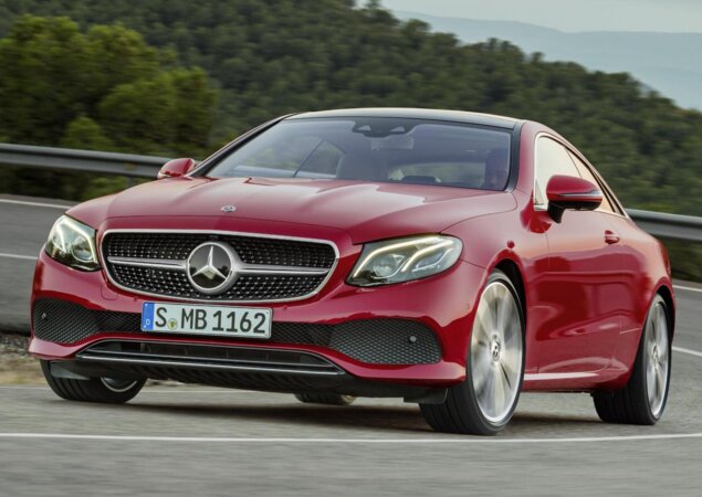 Classe E Coupé conta com sistemas de condução semi-autônoma