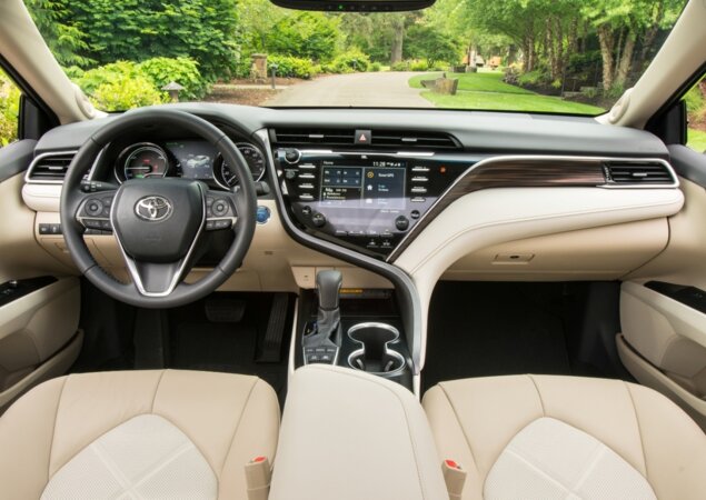 Interior é luxuoso e tem estilo moderno