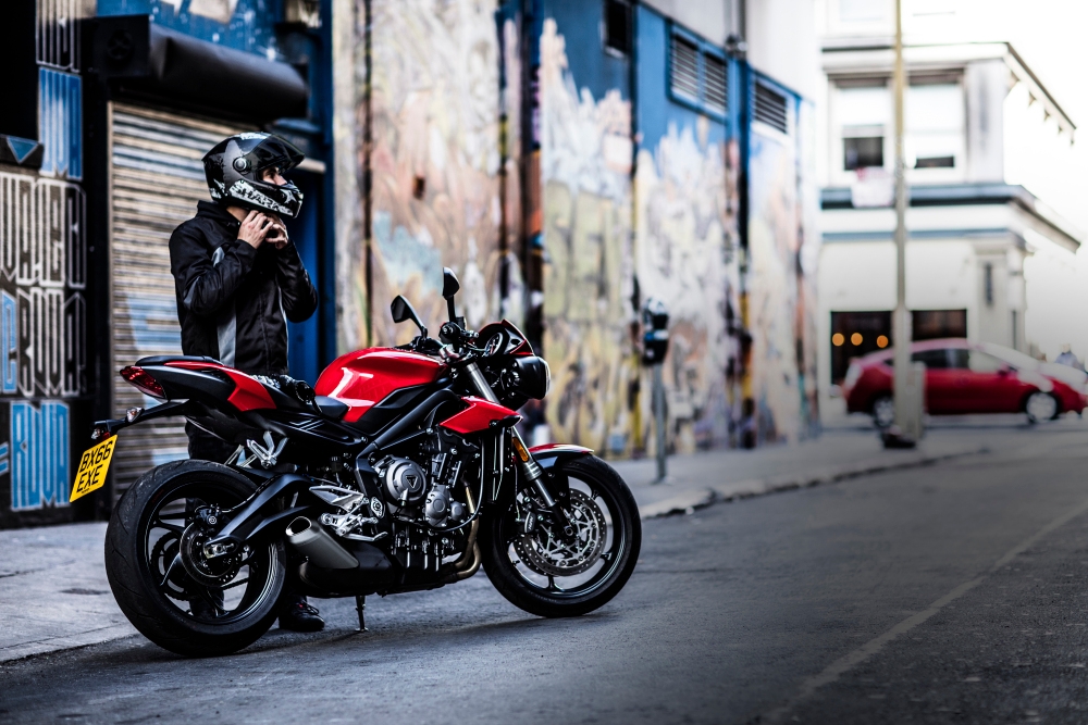 Triumph Street Triple S custa R$ 38.990