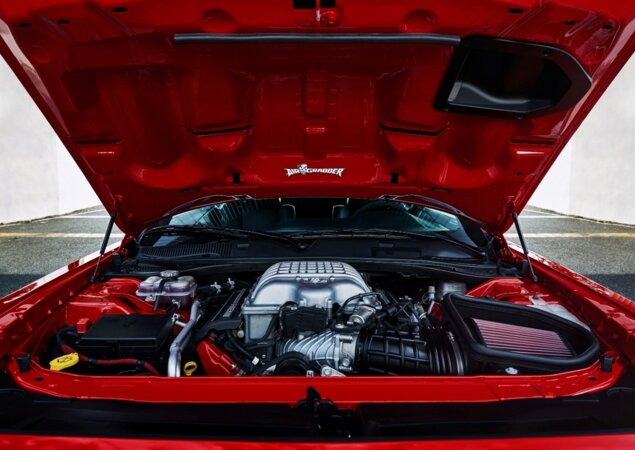 Motor é um 6.2 V8 de 852 cv