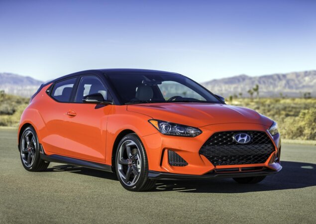 Versão de entrada tem motor 2.0 aspirado, enquanto o Veloster Turbo tem motor 1.6 turbinado
