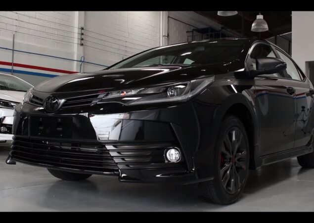 Esse é o Toyota Corolla Zico Limited Edition