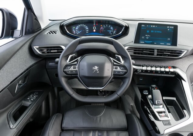 Interior exibe ótimo acabamento