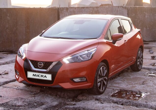...enquanto versão européia usa a cara plataforma CMF-B do futuro Renault Clio
