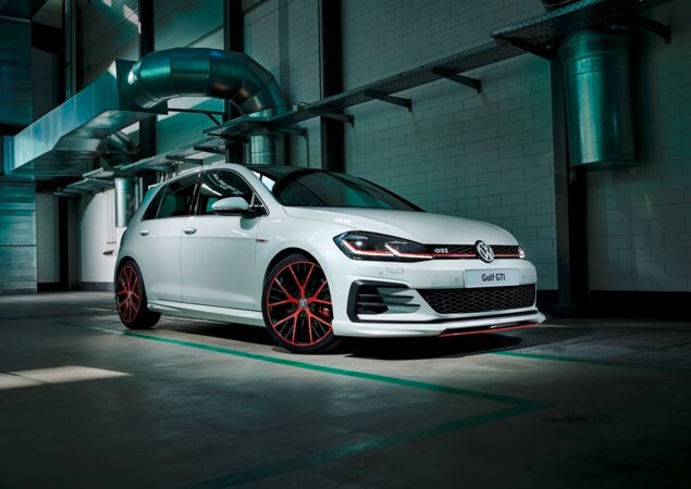 Golf GTI preparado pela Oettinger tem 300 cv