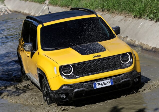 Faróis full-LED são 50% mais eficientes, segundo a Jeep