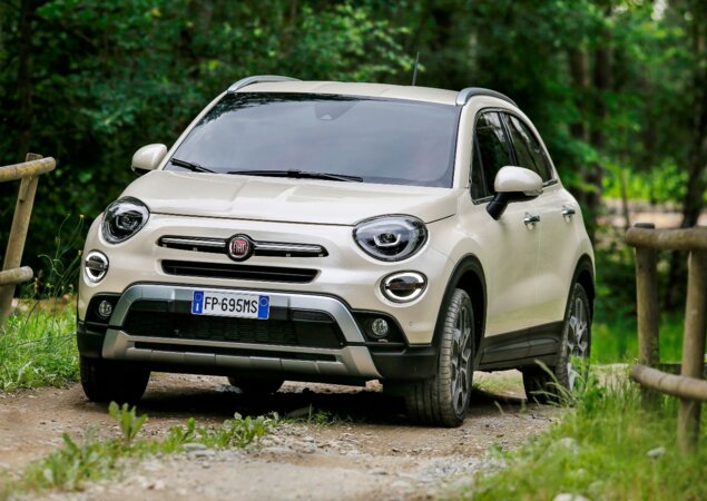 Modelo usa a mesma plataforma e motores do Jeep Renegade
