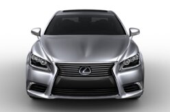 Atrasada, Lexus apresenta novo LS 460