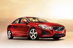 Volvo completa gama do S60 com T5 Confort