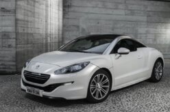 Novo RCZ já está nas revendas da Peugeot