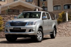 Toyota Hilux terá nova versão flex 4x2