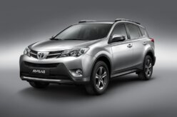 Toyota RAV4 chega à linha 2015 com nova versão
