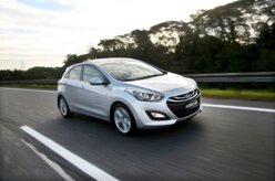 Hyundai i30 ganha versão intermediária de R$ 84 mil