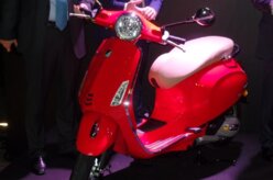 Vespa volta ao Brasil com quatro scooters