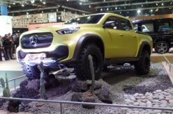 Mercedes expõe a picape Classe X, que chega até 2020