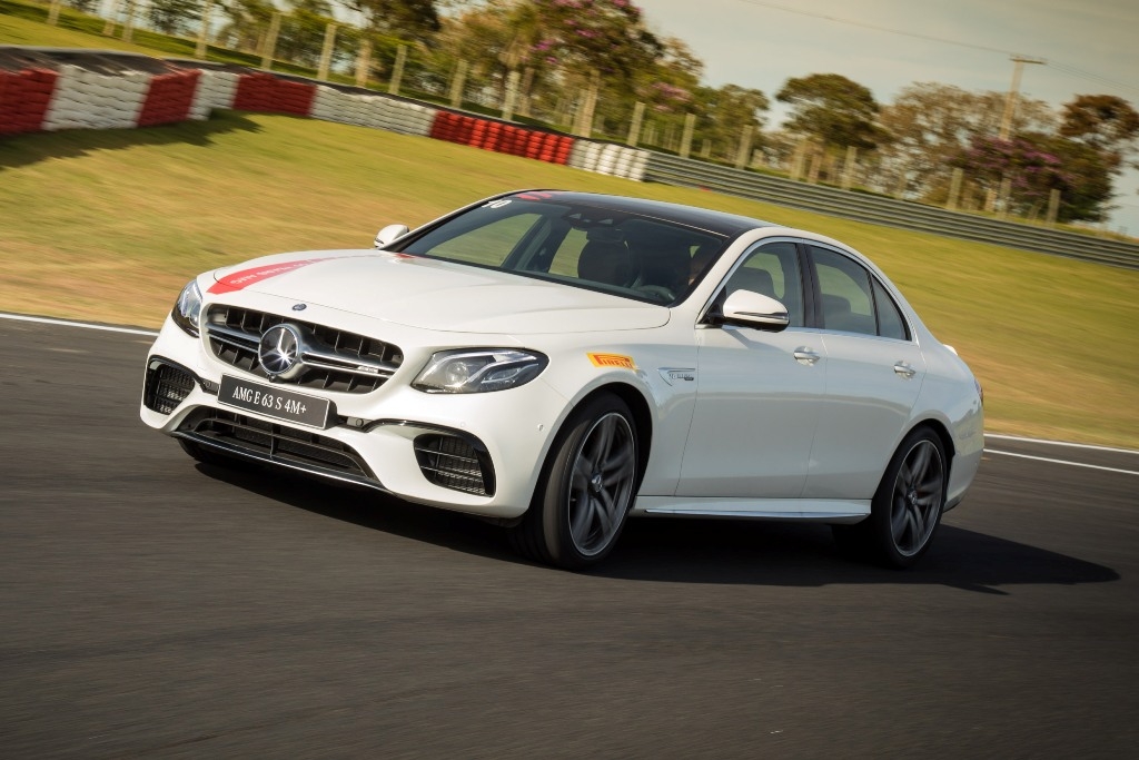 Como é estar ao volante de um Classe E AMG