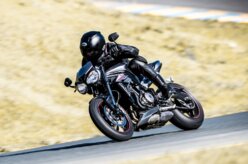 Triumph lança nova geração da Street Triple no Brasil